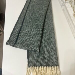 Foxford Oxford Green and White Herringbone 100% Lambswool scarf